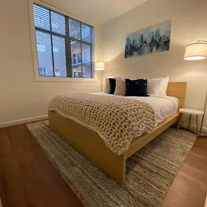  Apartment Spacious Waterfront Flat In Downtown